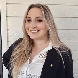 Meet your Posher, Nicole